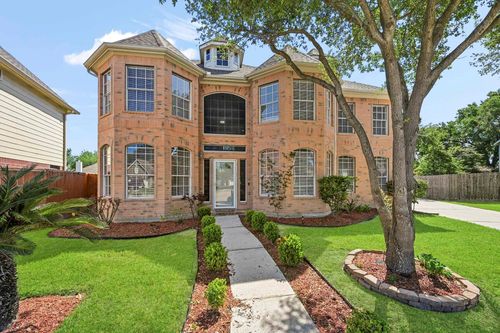 215 Crabapple Dr, Baytown, TX, 77520-1281 | Card Image