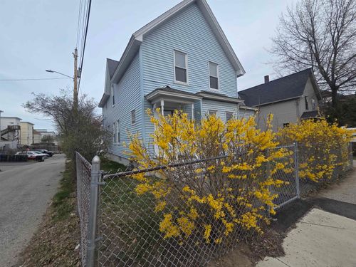 427 Wilson St, Manchester, NH, 03103-4802 | Card Image