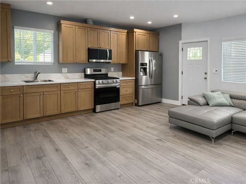 14673 Clymer St, San Fernando, CA, 91345-2211 | Card Image