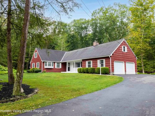 10 Niles Dr, Woodstock, NY, 12498-2605 | Card Image