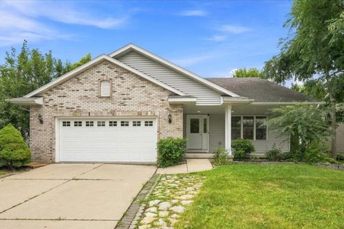 2880 Crinkle Root Dr, Fitchburg, WI, 53711-7677 | Card Image