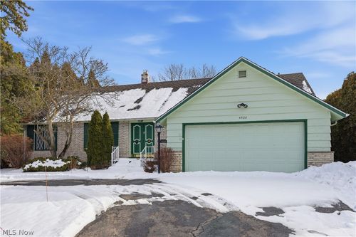 4520 University Pkwy, University Heights, OH, 44118-3929 | Card Image