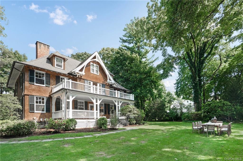 Donellan Rd, Scarsdale, NY 10583