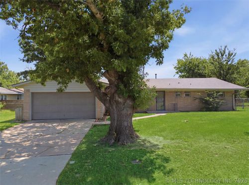 4625 S Vandalia Ave, Tulsa, OK, 74135-4716 | Card Image
