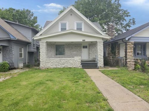 4306 Highland Ave, Kansas City, MO, 64110-1438 | Card Image