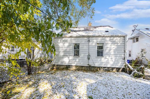 19418 Kingsville St, Detroit, MI, 48225-2180 | Card Image