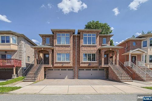 305 E Harriet Ave, Palisades Park, NJ, 07650-1912 | Card Image