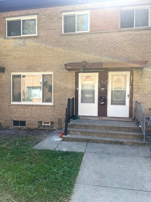 unit-d-10077 Frontage Rd, Skokie, IL, 60077-1076 | Card Image