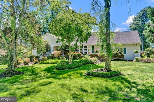 12 Forrest Blend Dr, TITUSVILLE, NJ, 08560-1317 | Card Image