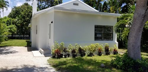 2465 Ne 184th St, North Miami Beach, FL, 33160-2030 | Card Image