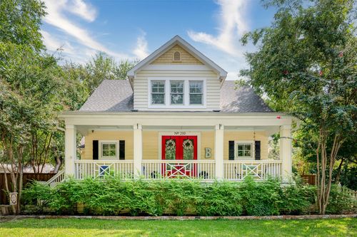 210 Oak Street, McKinney, TX, 75069 | Card Image