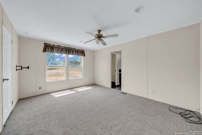 6 River Bluff Dr, House other with 4 bedrooms, 3 bathrooms and null parking in Lytle TX | Image 25