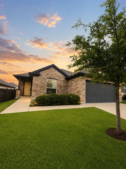 187 Limerick Rd, Buda, TX, 78610-2080 | Card Image