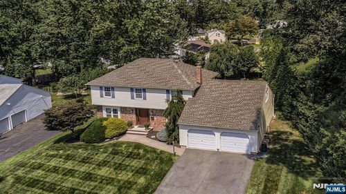 6 Webster Dr, Wayne, NJ, 07470-5321 | Card Image