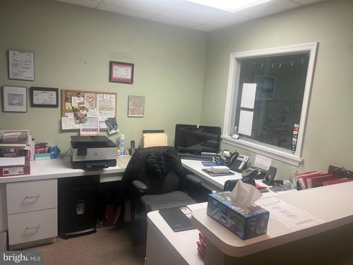 a-648 E Chester Pike, RIDLEY PARK, PA, 19078-1701 | Card Image