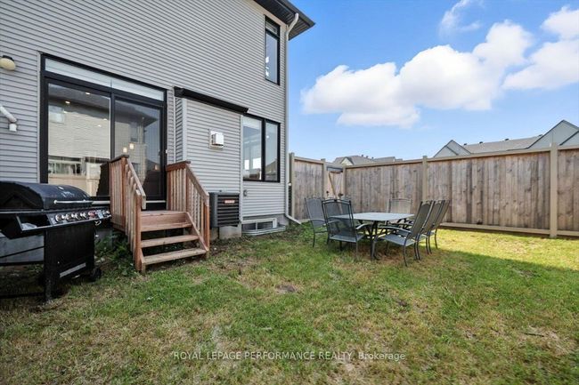 665 Cordelette Cir, House attached with 3 bedrooms, 3 bathrooms and 4 parking in Orleans ON | Image 42