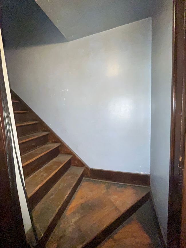 Entry leading to upper Colonial Unit | Image 11