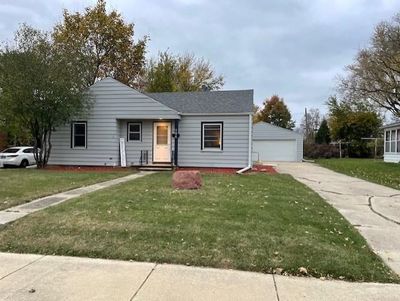 506 Windsor Street, House other with 2 bedrooms, 1 bathrooms and null parking in SUN PRAIRIE WI | Image 2