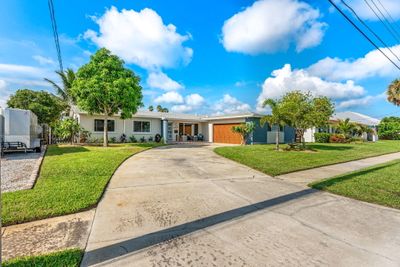 452 Cardinal Drive, House other with 3 bedrooms, 2 bathrooms and null parking in Satellite Beach FL | Image 2