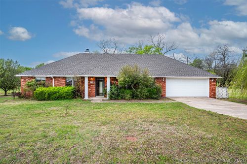 1726 Lakeview Dr, Sulphur, OK, 73086-1224 | Card Image
