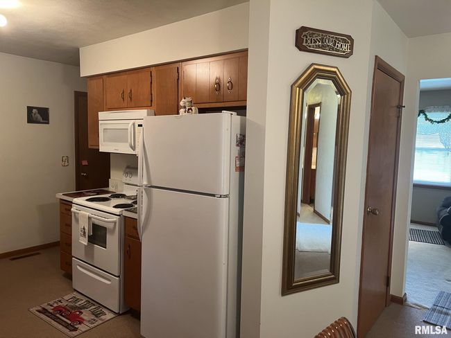 633 Mission Dr, House other with 3 bedrooms, 2 bathrooms and null parking in Kewanee IL | Image 11