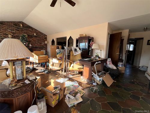 5 Louis Pl, Nesconset, NY, 11767-2250 | Card Image