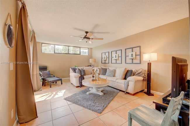 3750 Victoria Dr, Townhouse with 2 bedrooms, 3 bathrooms and null parking in West Palm Beach FL | Image 6