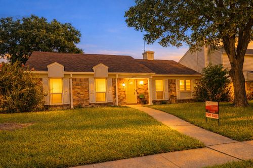 2919 Riviera Dr, Garland, TX, 75040-4281 | Card Image