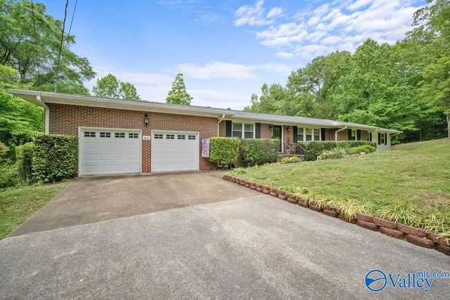 614 Davis Dr, House other with 3 bedrooms, 4 bathrooms and null parking in Glencoe AL | Image 4