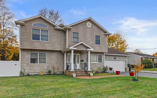 2 Smith St, Deer Park, NY, 11729-2711 | Card Image