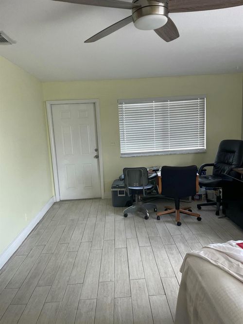 apt-4-826 E Tiffany Dr, Mangonia Park, FL, 33407-3255 | Card Image