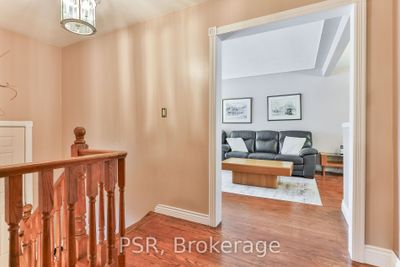 16 Colmar Pl, House other with 3 bedrooms, 2 bathrooms and 5 parking in Dundas ON | Image 3