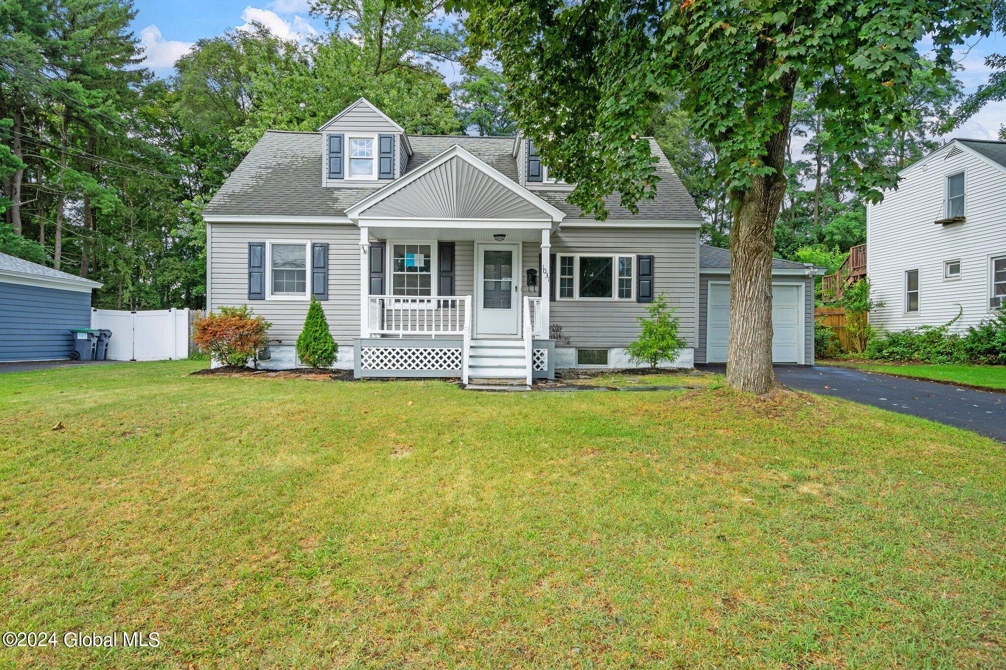 Wavell Rd, Schenectady, NY 12303