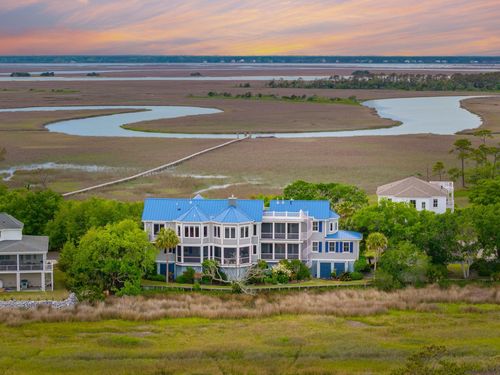 8 Seagrass Ln, Isle of Palms, SC, 29451-2838 | Card Image