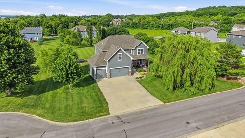 1705 Sw Red Fox Cir, Oak Grove, MO, 64075-6222 | Card Image