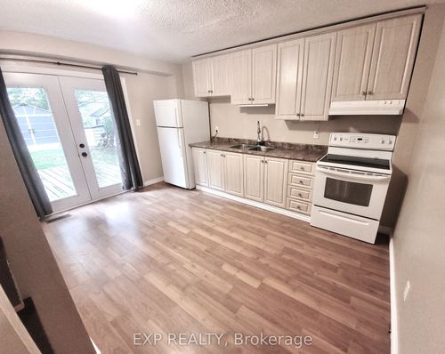 b-350 Tampa Dr, Keswick, ON, L4P3A4 | Card Image