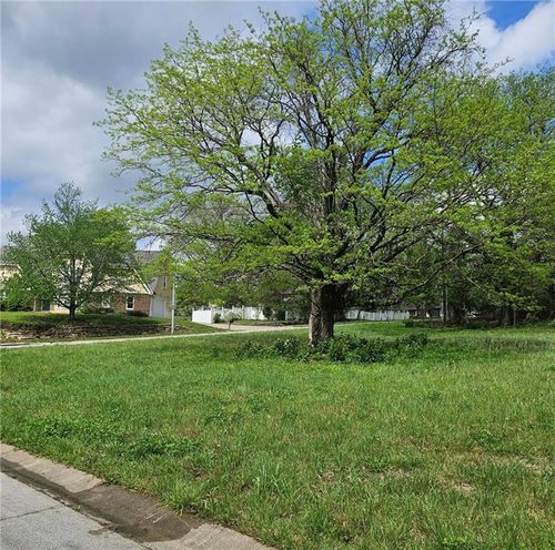 13400 E 53rd Ter, Kansas City, MO, 64133-2786 | Card Image