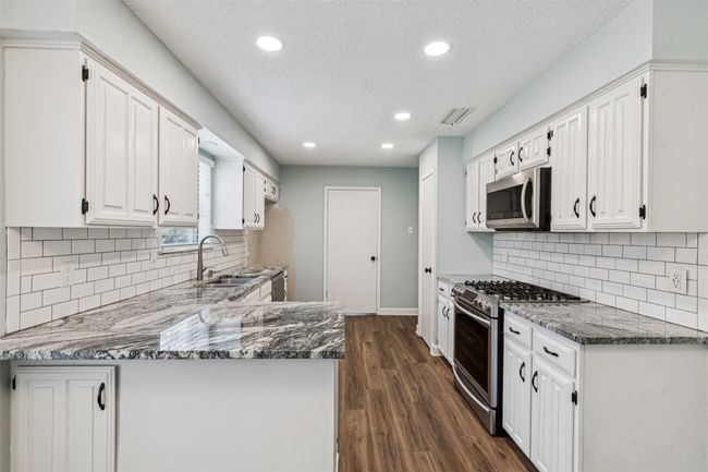 2613 Winterlake Dr, House other with 3 bedrooms, 2 bathrooms and null parking in Carrollton TX | Image 8