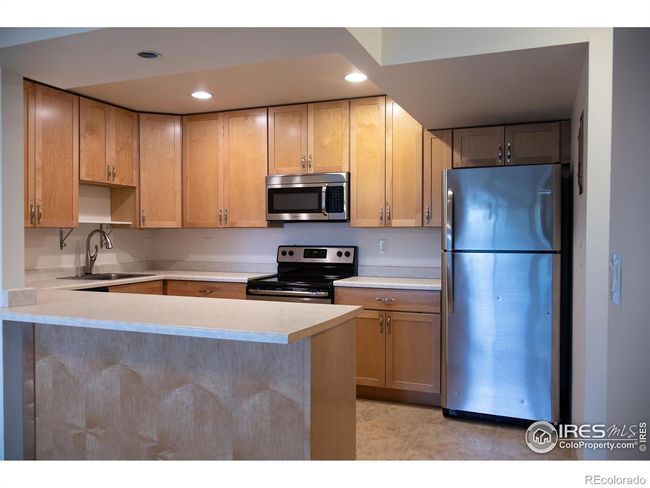 Enjoy your morning breakfast at the bar area | Image 15
