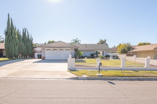 22579 Raven Way, Grand Terrace, CA, 92313-6127 | Card Image