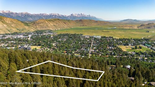 940 Snow King Dr, Jackson, WY, 83001-8303 | Card Image
