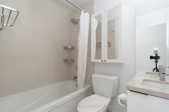 4708 - 8 Eglinton Ave E, Condo with 2 bedrooms, 2 bathrooms and null parking in Toronto ON | Image 22