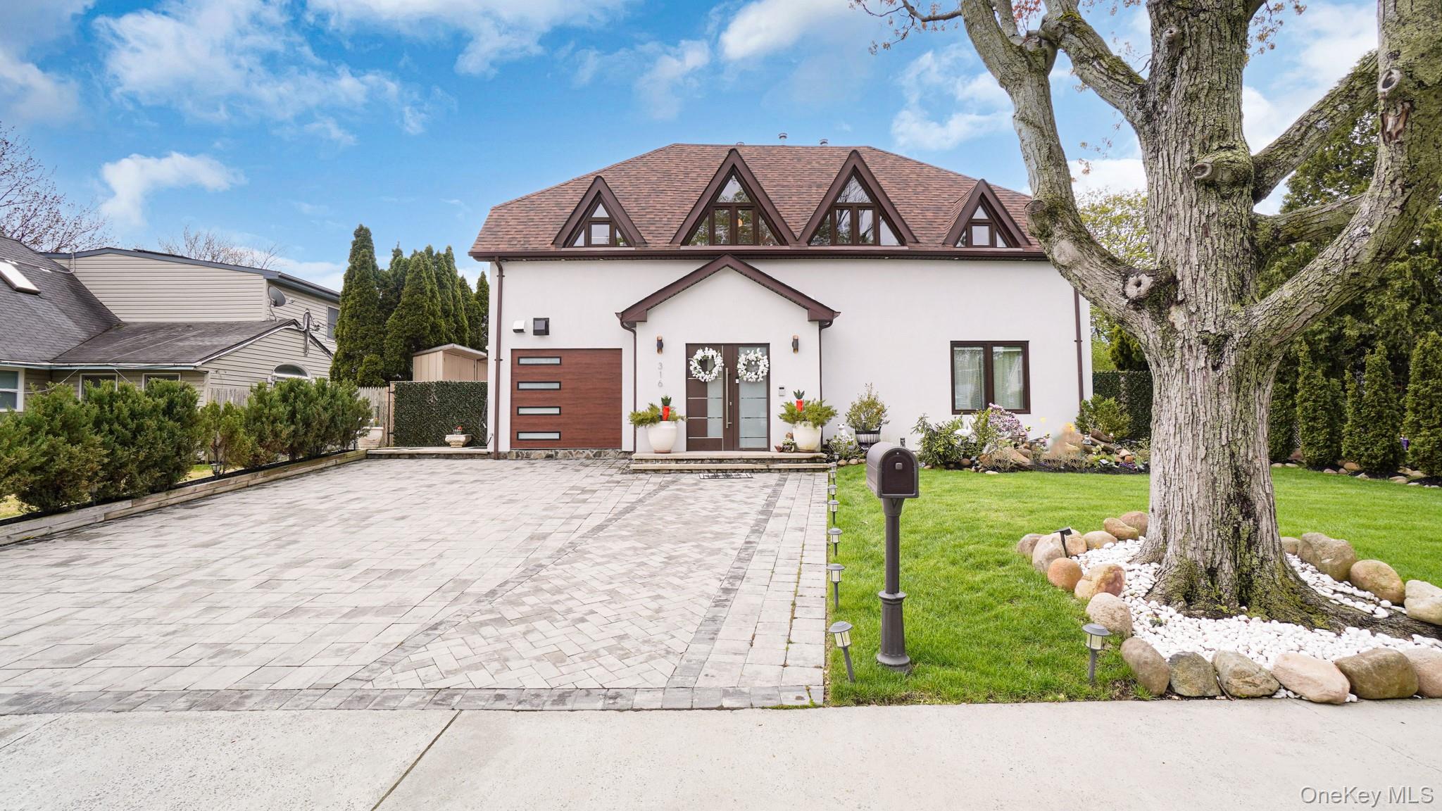 Residential in Oyster Bay