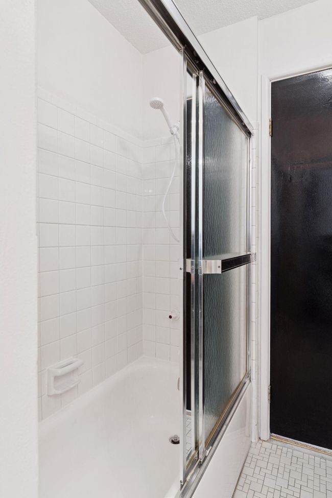 Renovated bath | Image 20