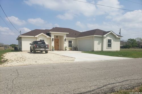 453 Fairway Cir, Brackettville, TX, 78832-5356 | Card Image