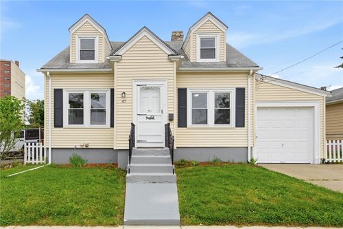 47 Goldsmith Ave, East Providence, RI, 02914-2214 | Card Image