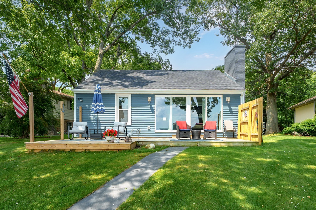 Shore Dr, Portage, MI 49002