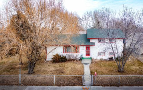 1521 Charles Ave, Worland, WY, 82401-4122 | Card Image