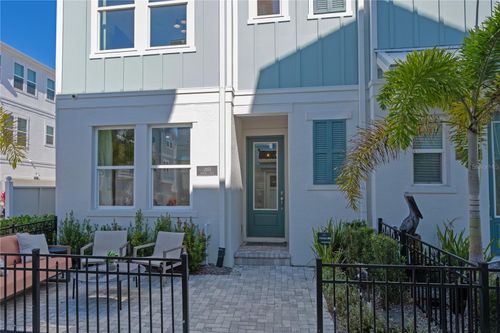 2451 Mangum Ct, SARASOTA, FL, 34237-4742 | Card Image