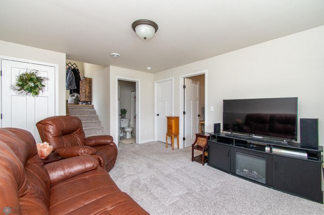 Family Room | Image 39